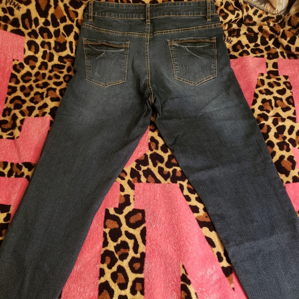 Distressed Jeans - Picture 7 of 7